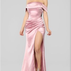 ELEGANT SATIN GOWN